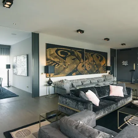 Monbijou Penthouse By Suite030